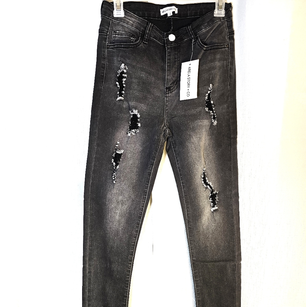 2/$20 Nwt ABEL STORY+ CO sz 7 Distressed Jeans